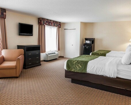 Comfort Suites Southport - Image 23
