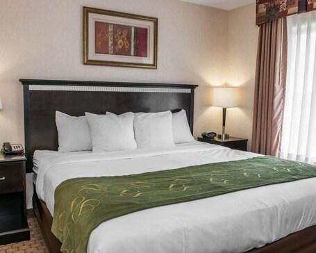 Comfort Suites Southport - Image 44