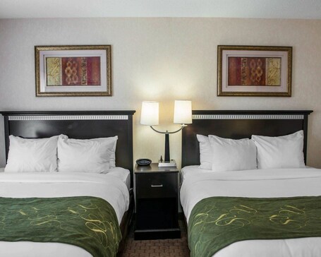 Comfort Suites Southport - Image 43