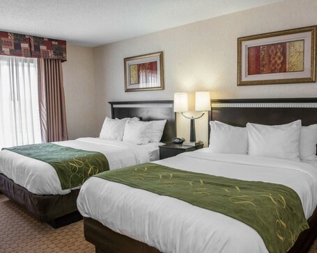 Comfort Suites Southport - Image 39