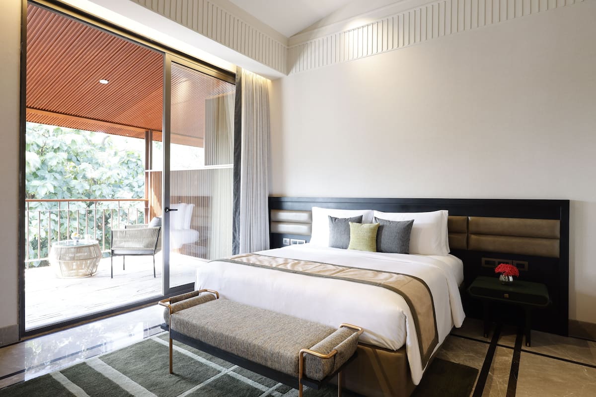 Sanctuary Suite | Cofres nos quartos, escrivaninha, espaço de trabalho para notebook