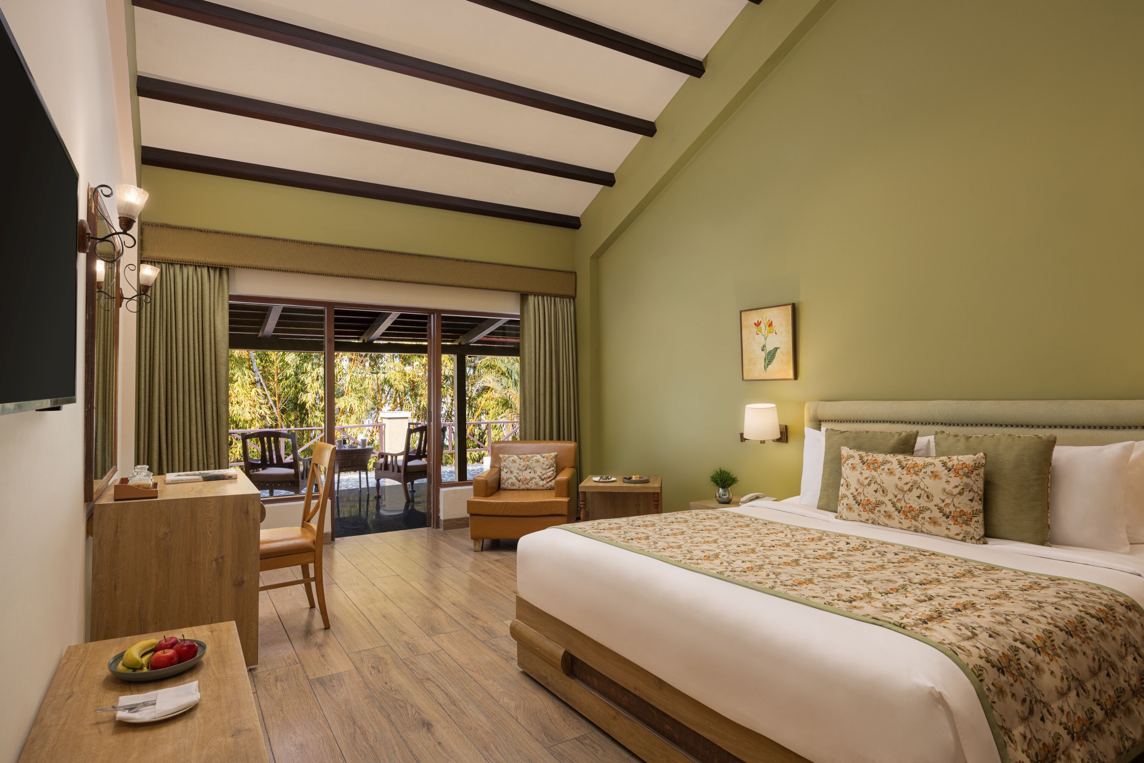 Duplex | In-room safe, desk, laptop workspace, blackout curtains