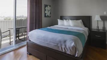 Presidential-Suite, 2 Queen-Betten, Küche, Stadtblick | 1 Schlafzimmer, Daunenbettdecken, Schreibtisch