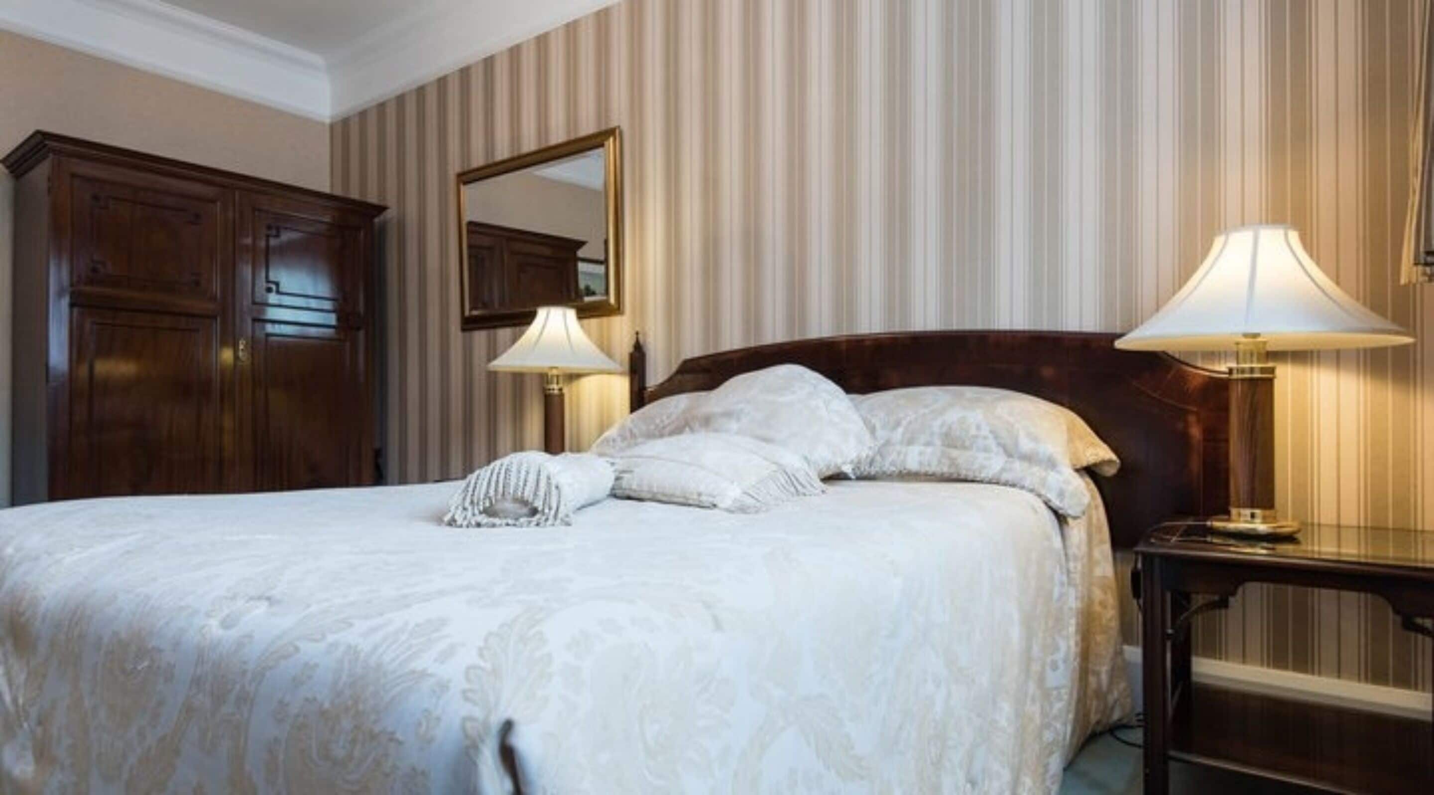 double room | individually decorated, individually furnished, desk, soundproofing