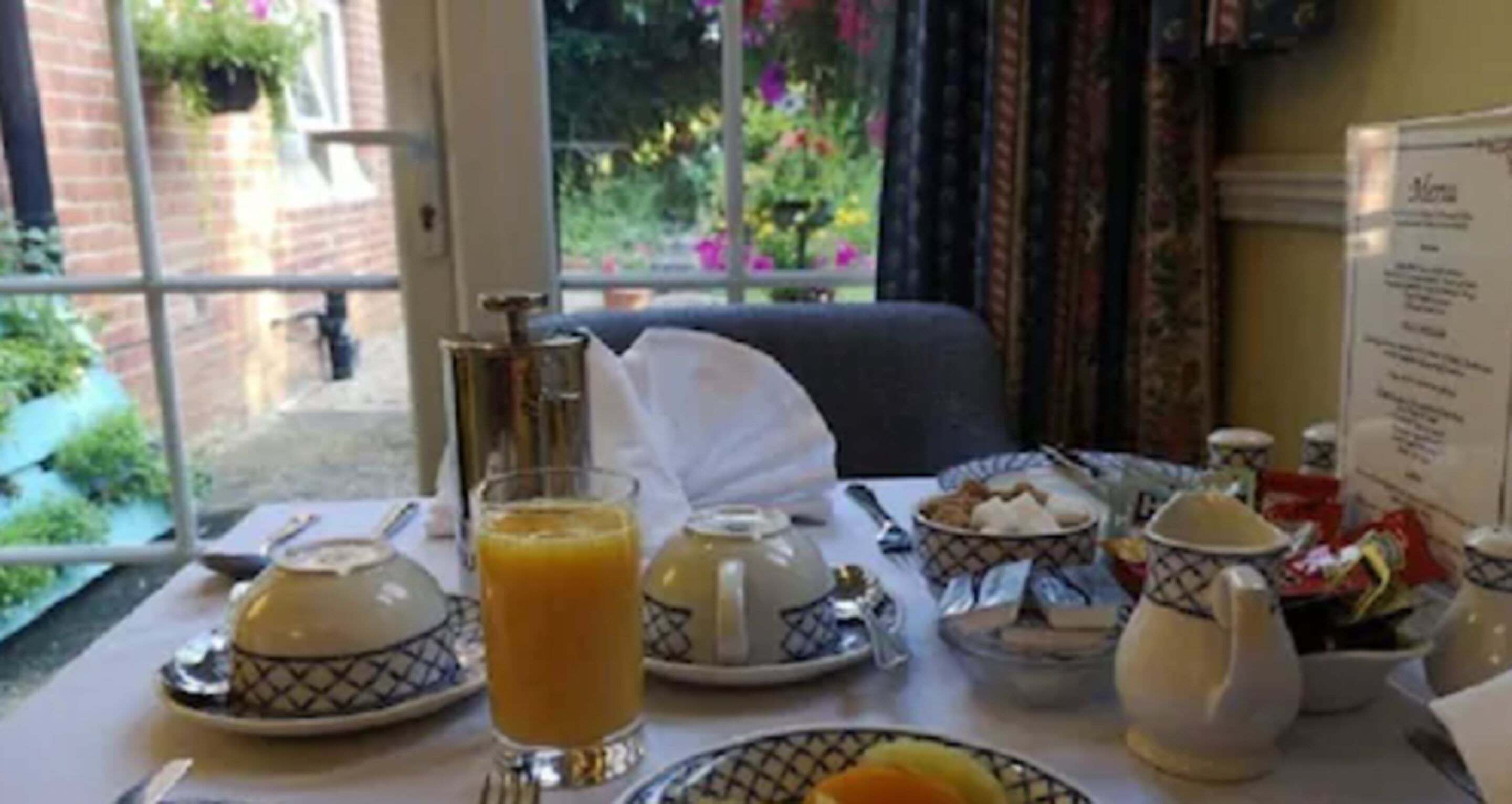 daily full breakfast (gbp 15.00 per person)