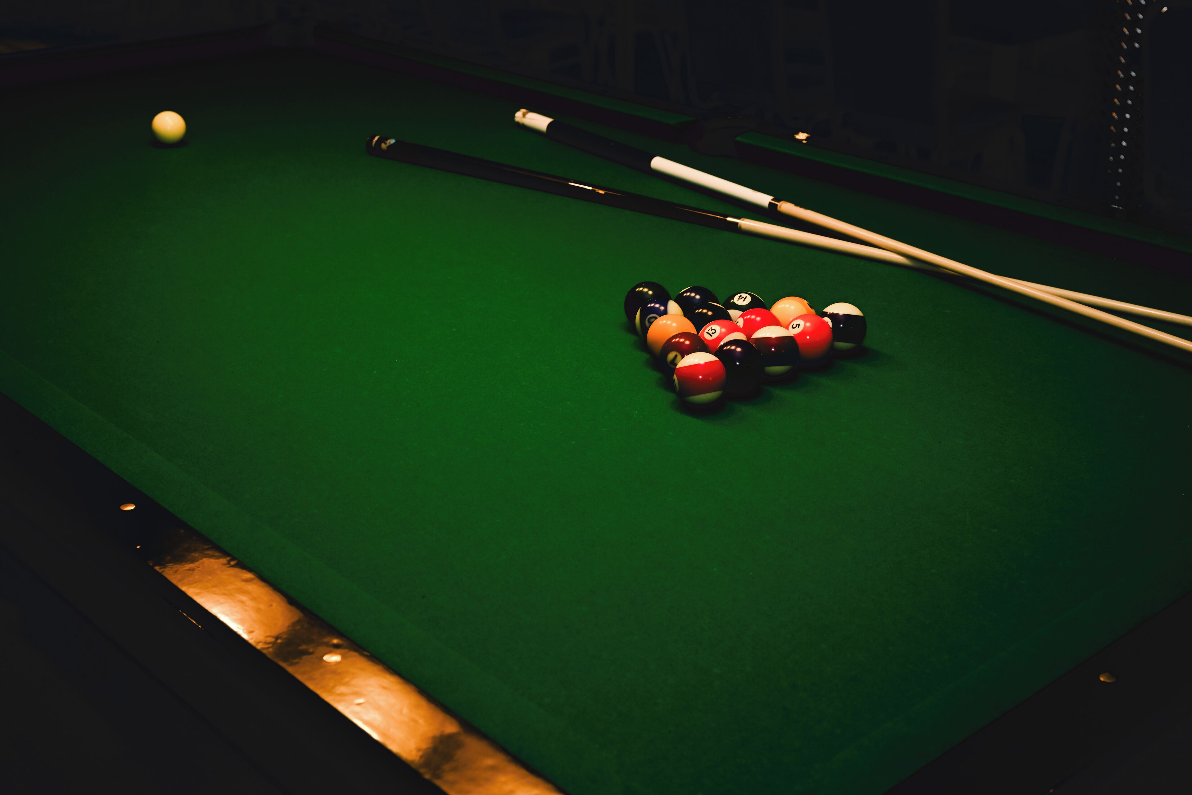 2 bars/lounges, sports bar