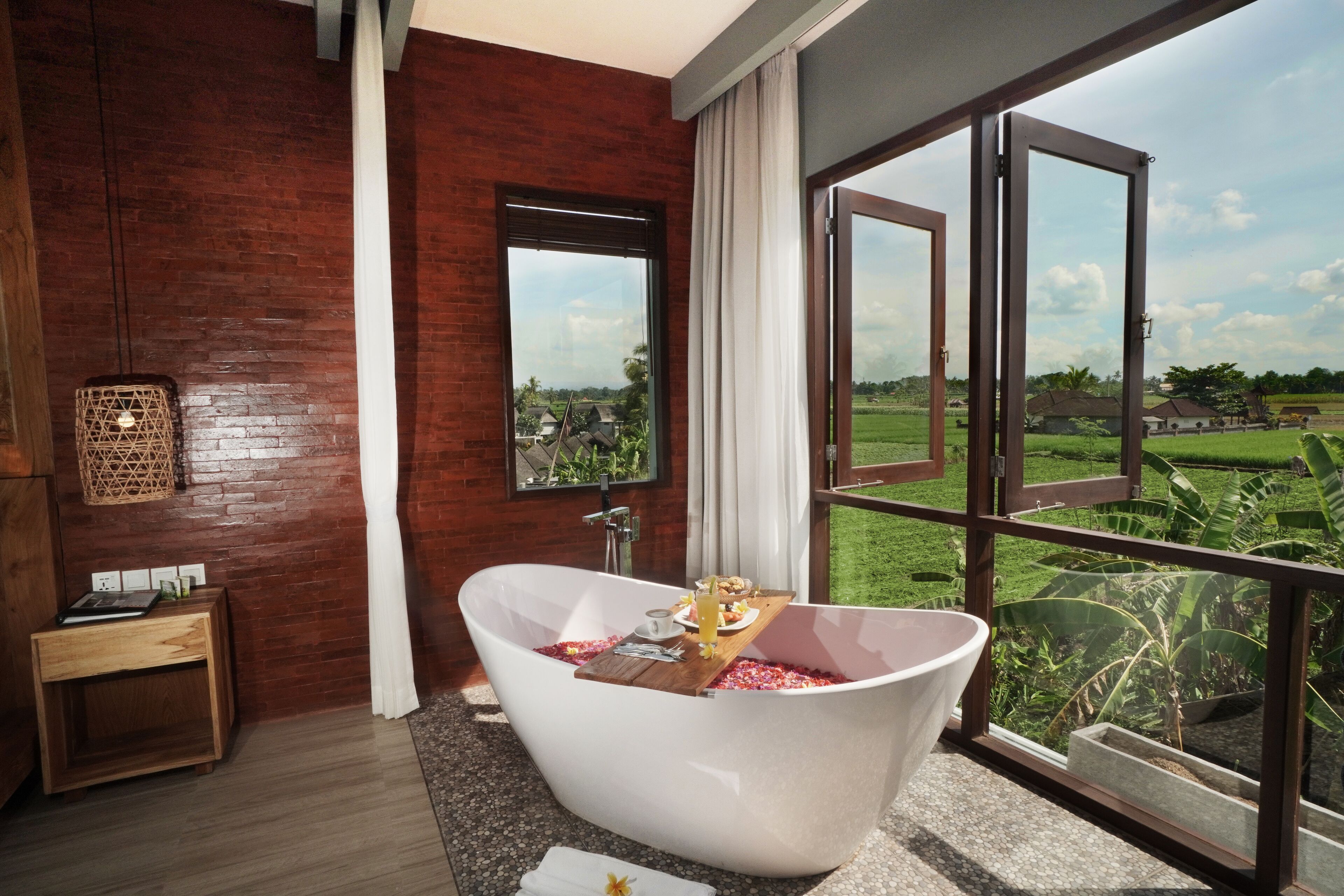 premier room | deep-soaking bathtub