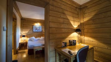 Een minibar, een bureau, gratis wifi