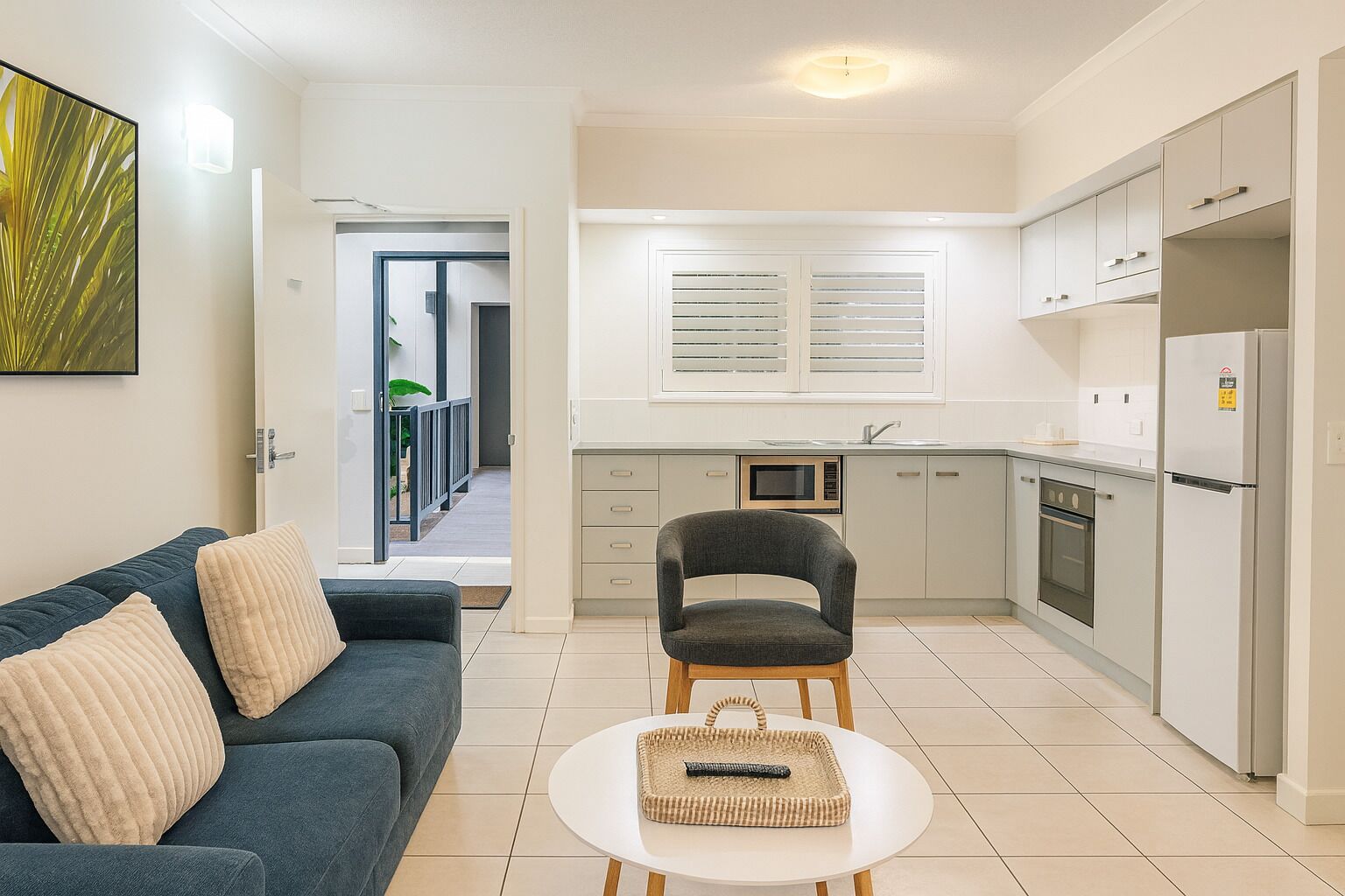 Deluxe Apartment, 1 Bedroom | Living area | Flat-screen TV