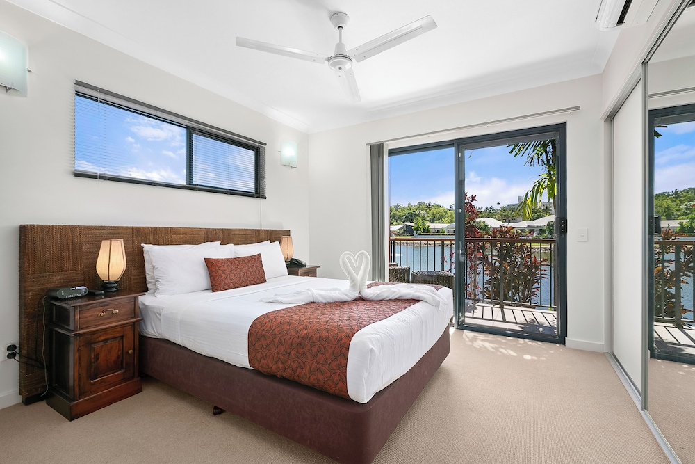 Blue Lagoon Resort by null