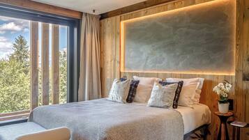 Phòng (The Alpine Estate) | Bộ đồ giường cao cấp, nệm cao su hoạt tính (memory foam)