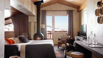 Phòng Suite | Bộ đồ giường cao cấp, nệm cao su hoạt tính (memory foam)