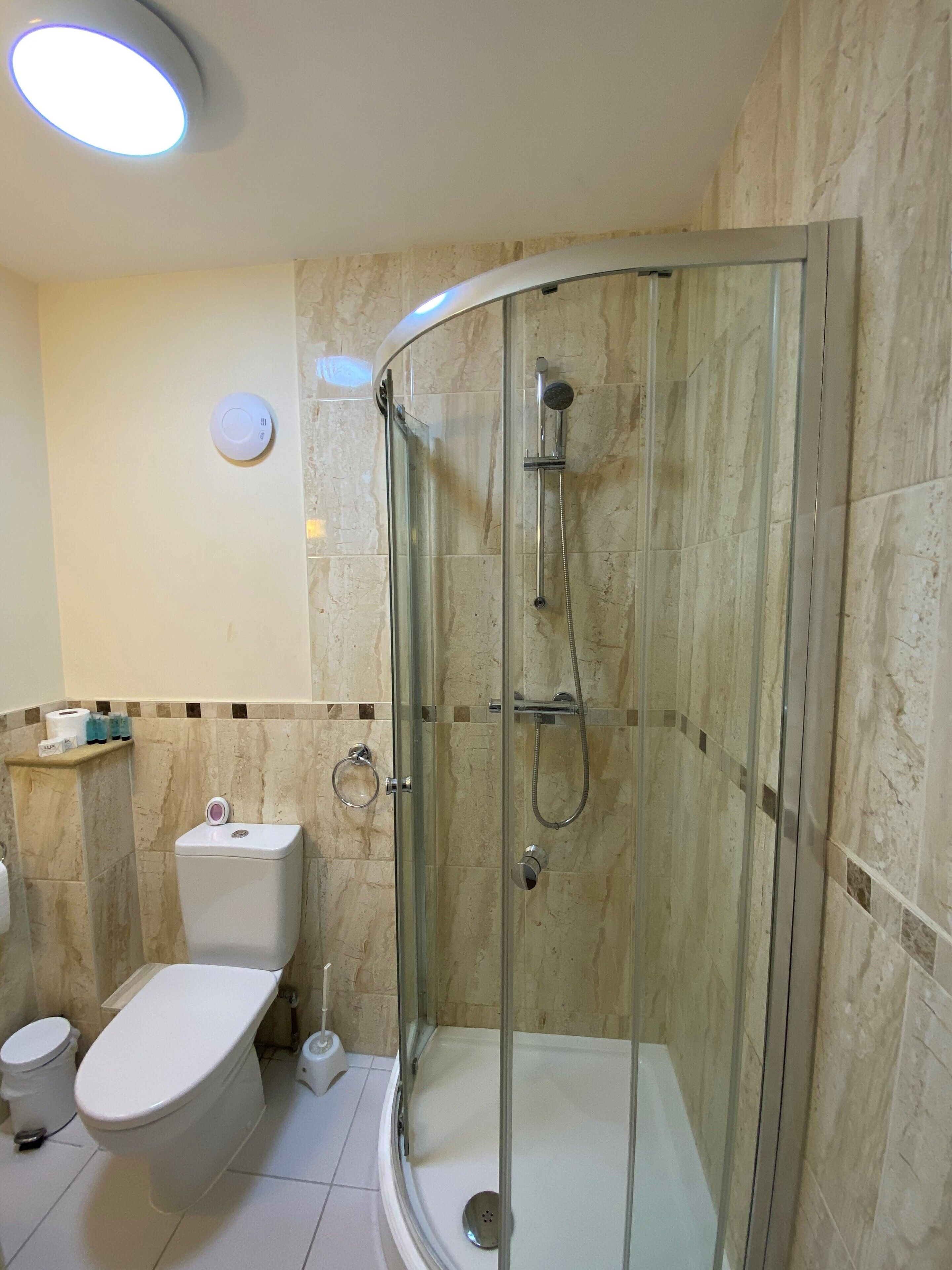 Shower, towels