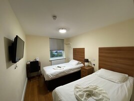 Ropa de cama de alta calidad y escritorio 