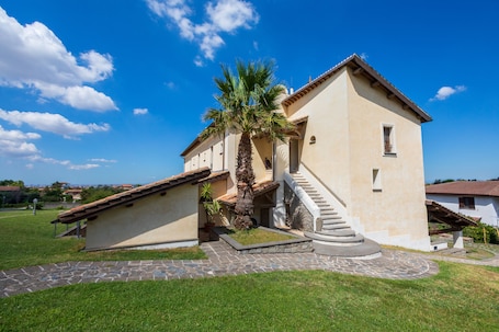 Front of property. Residenza D'Epoca Pietra di Ponente