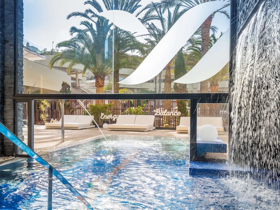 Badstue, boblebad, dampbad, tyrkisk bad/hamam og kroppsbehandlinger