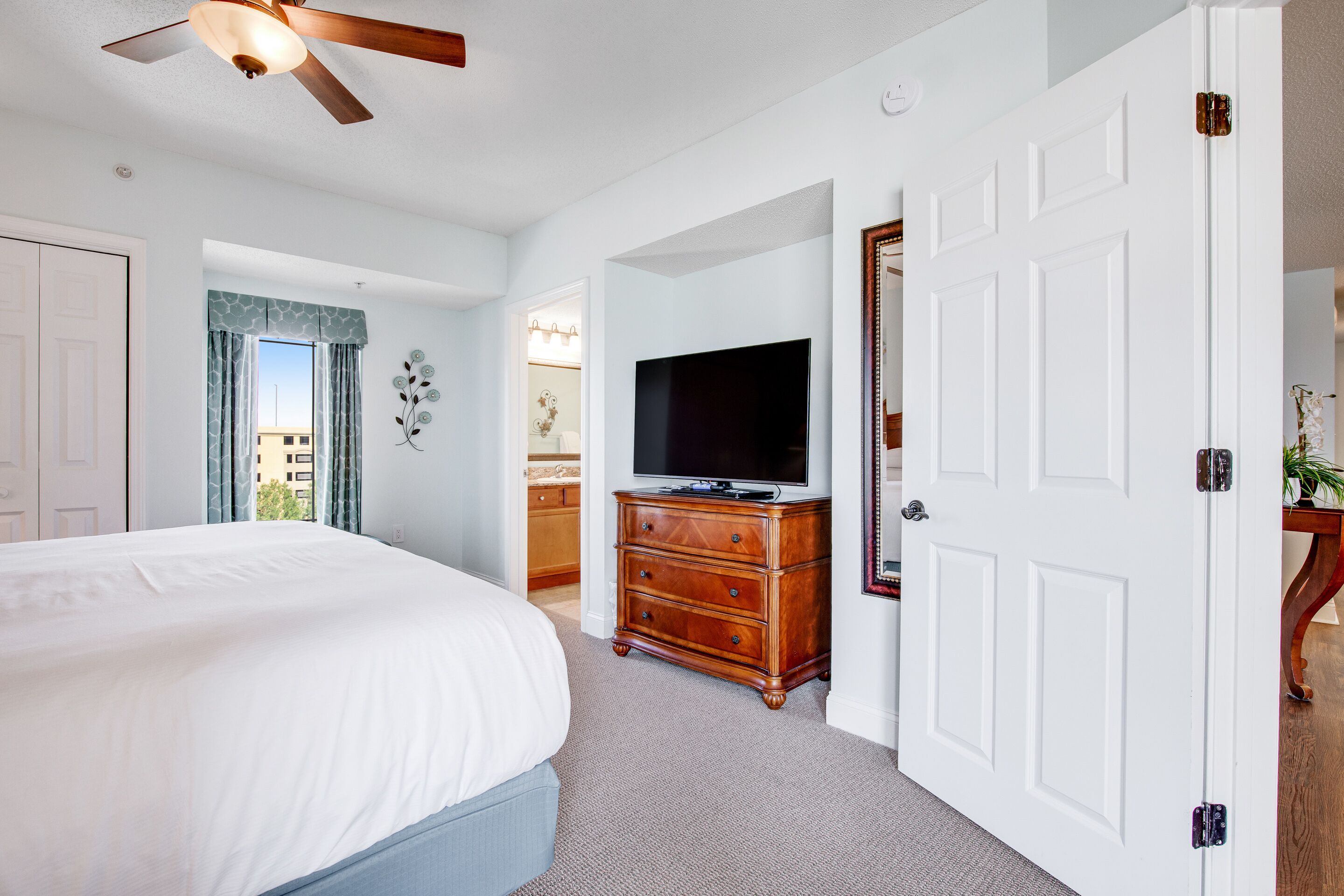 Suite, 2 Bedrooms, Partial Ocean View