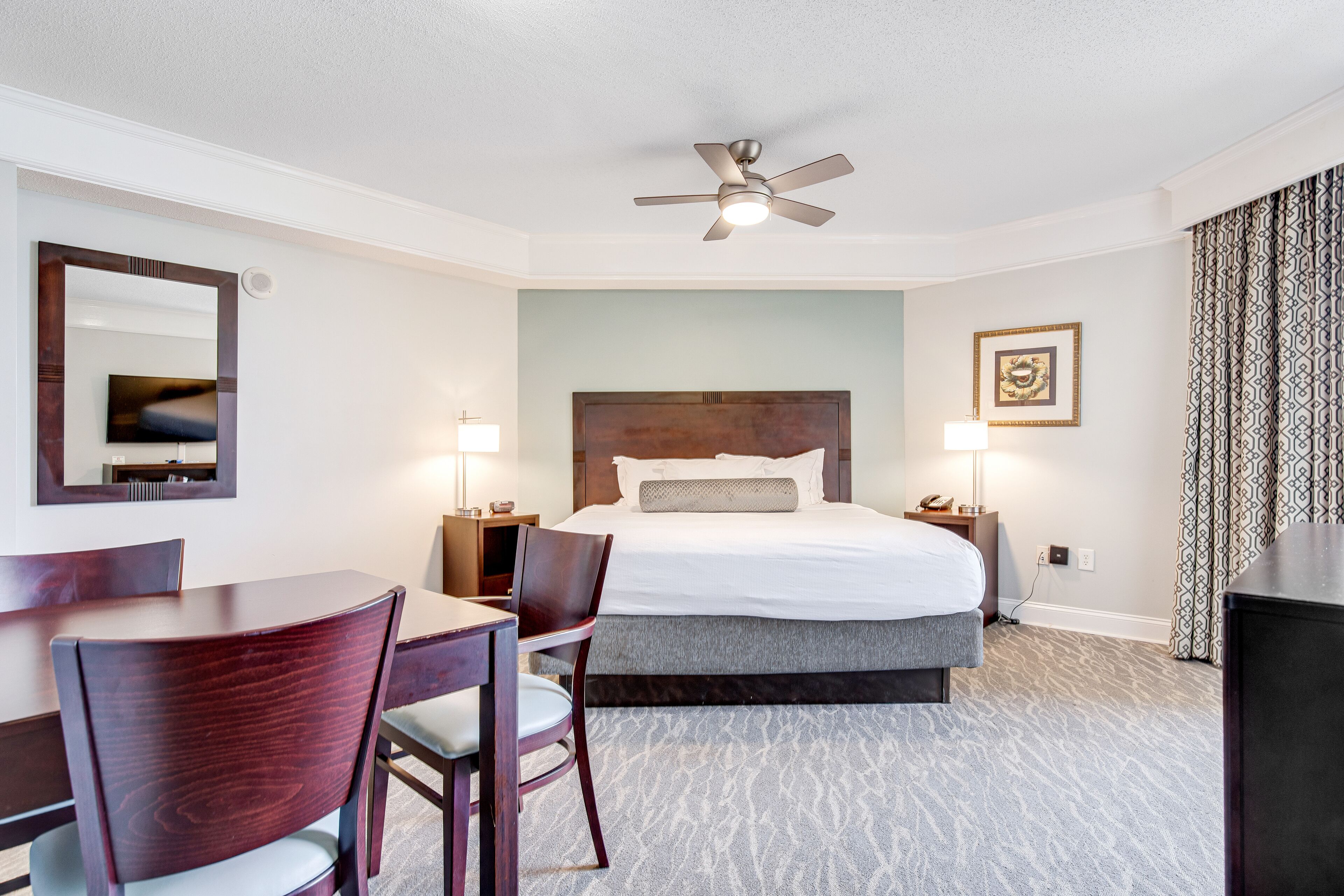 Két bảo mật tại phòng, trang trí khác biệt 