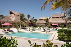 6 outdoor pools, open 7:00 AM to 7:00 PM, free pool cabanas