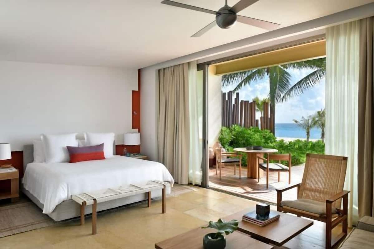 Premium bedding, minibar, in-room safe, desk