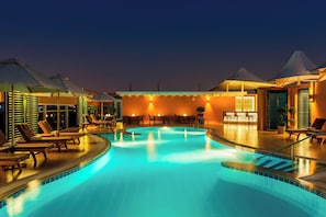 Kolam renang terbuka