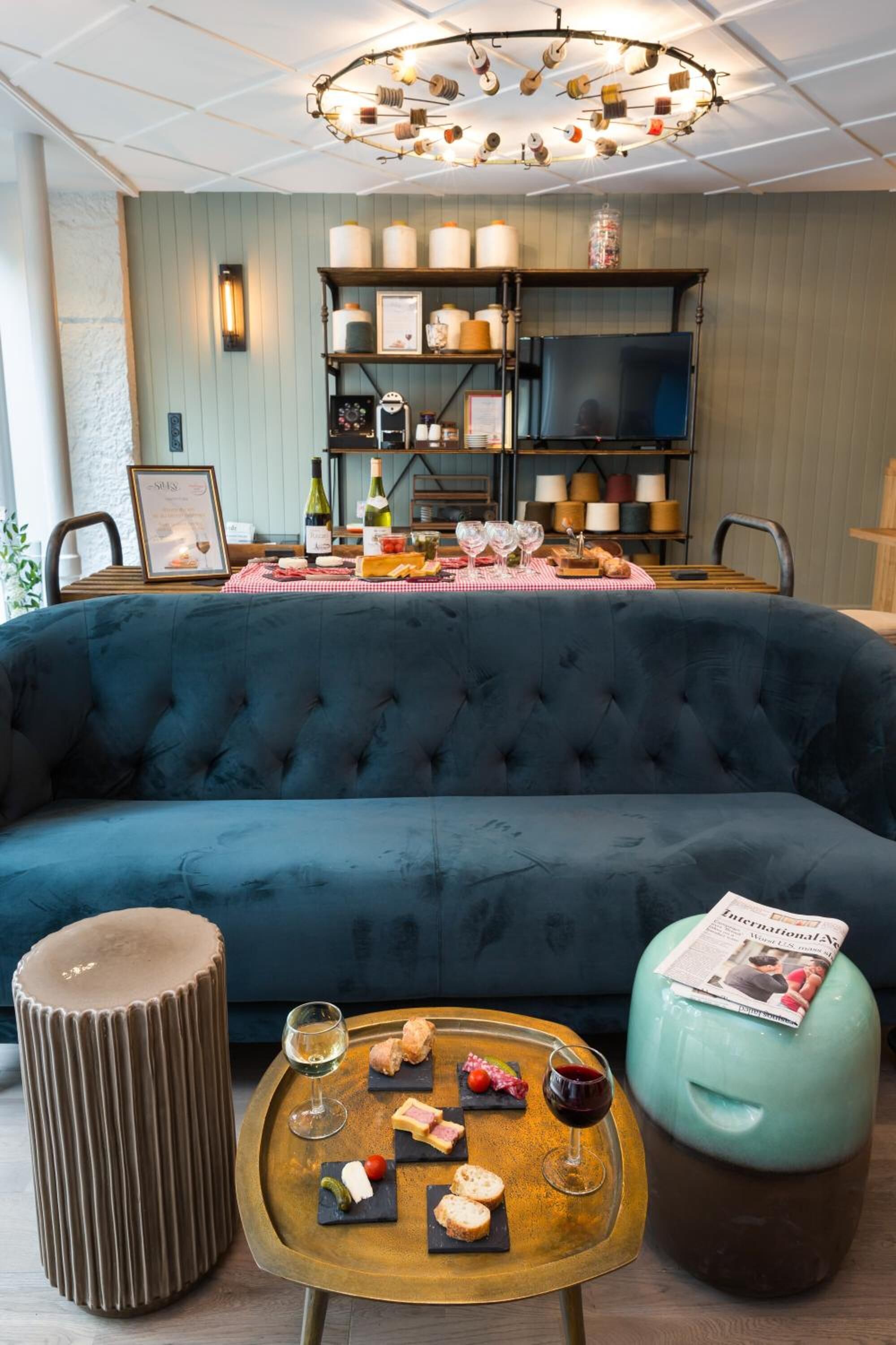 32-inch flat-screen tv with satellite channels, tv