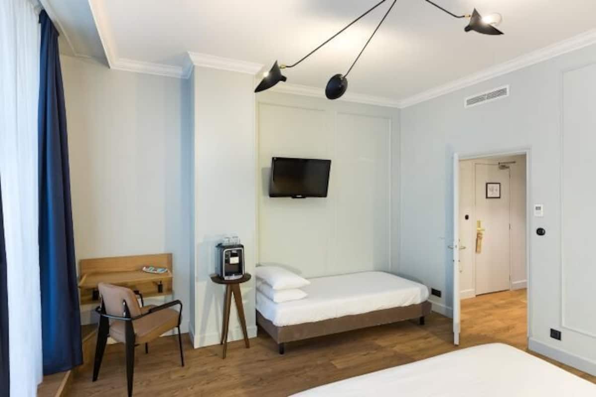 In-room safe, desk, blackout drapes, soundproofing