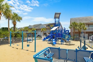Tempat bermain anak - outdoor