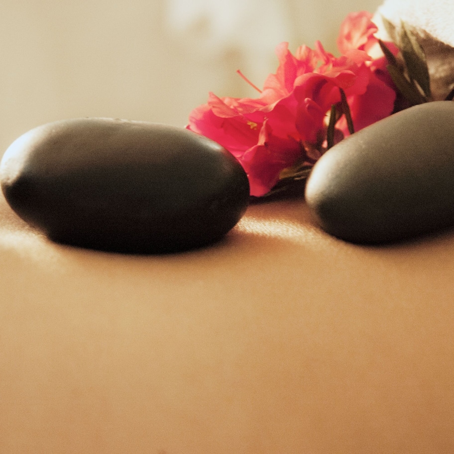 Couples treatment rooms, body treatments, hot stone massages