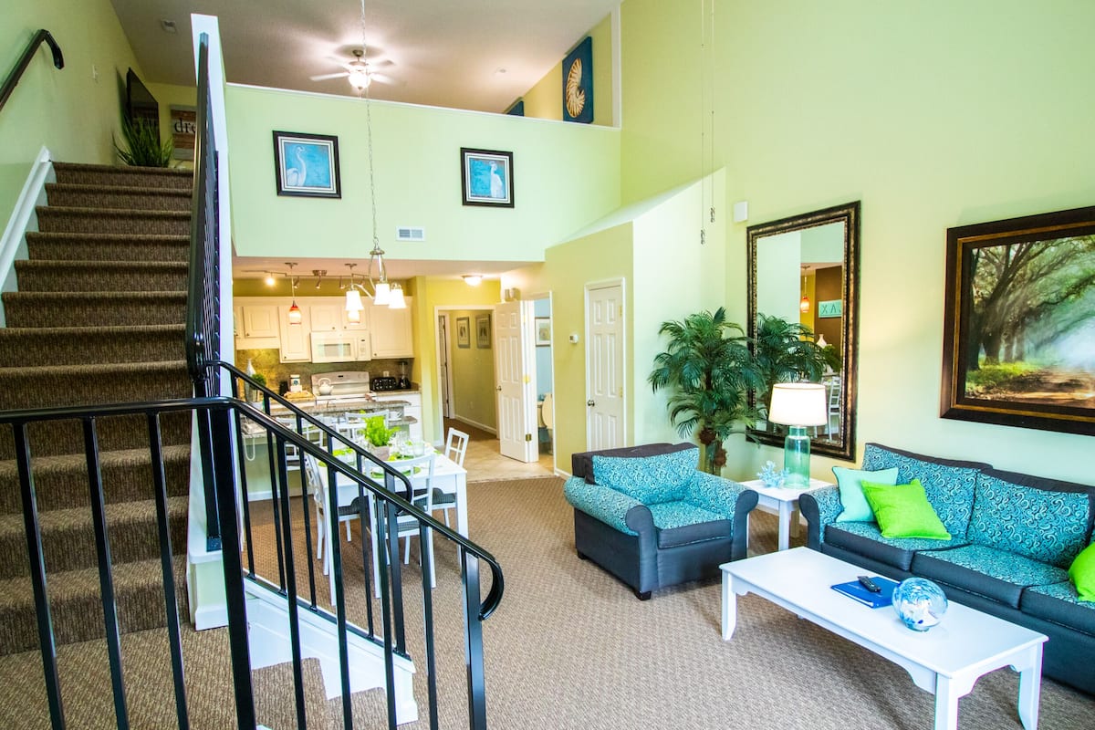 1 habitación, decoración personalizada y muebles diferentes