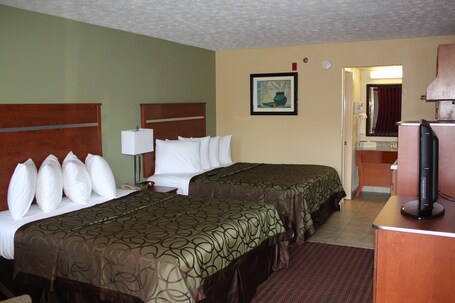 Baymont by Wyndham Pigeon Forge near Island Drive - Image 23