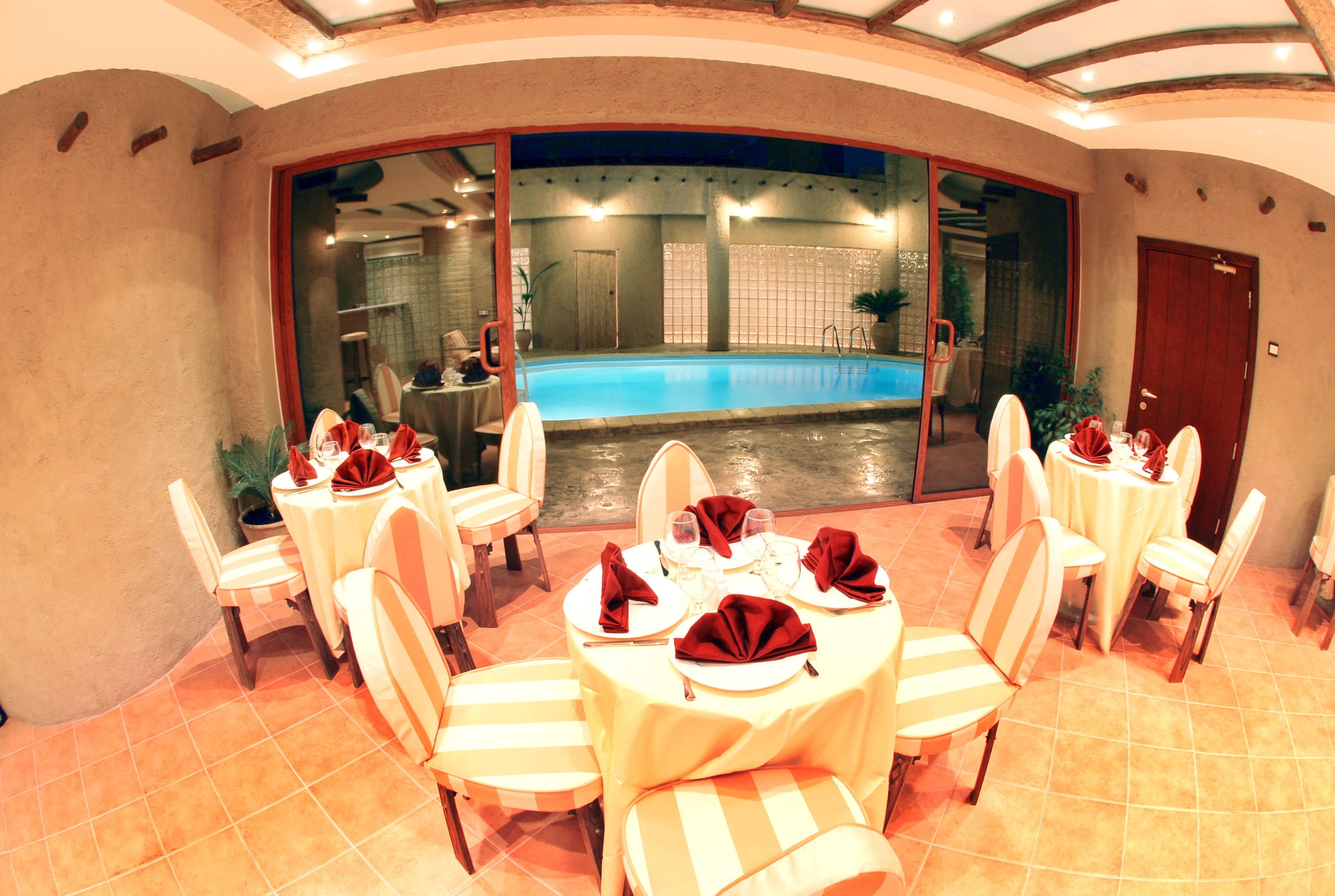 Food-Court