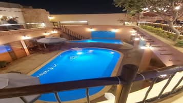 Piscine extérieure