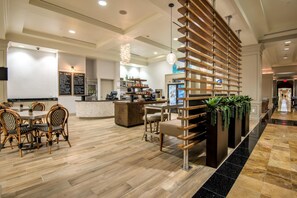 Snack bar - Hilton Dallas/Rockwall Lakefront (Rockwall)