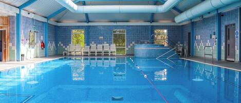 Indoor pool, pool loungers