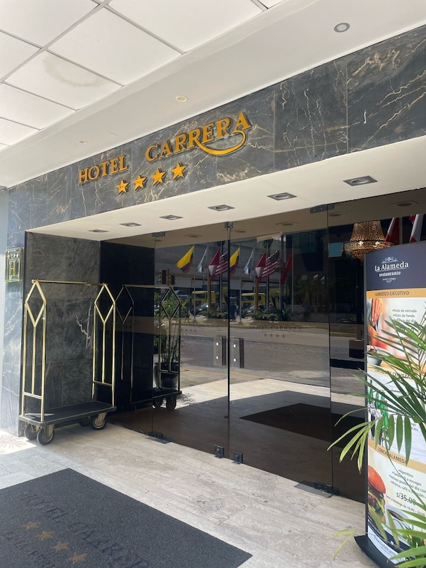 Exterior - Hotel Carrera SAC (Lima)