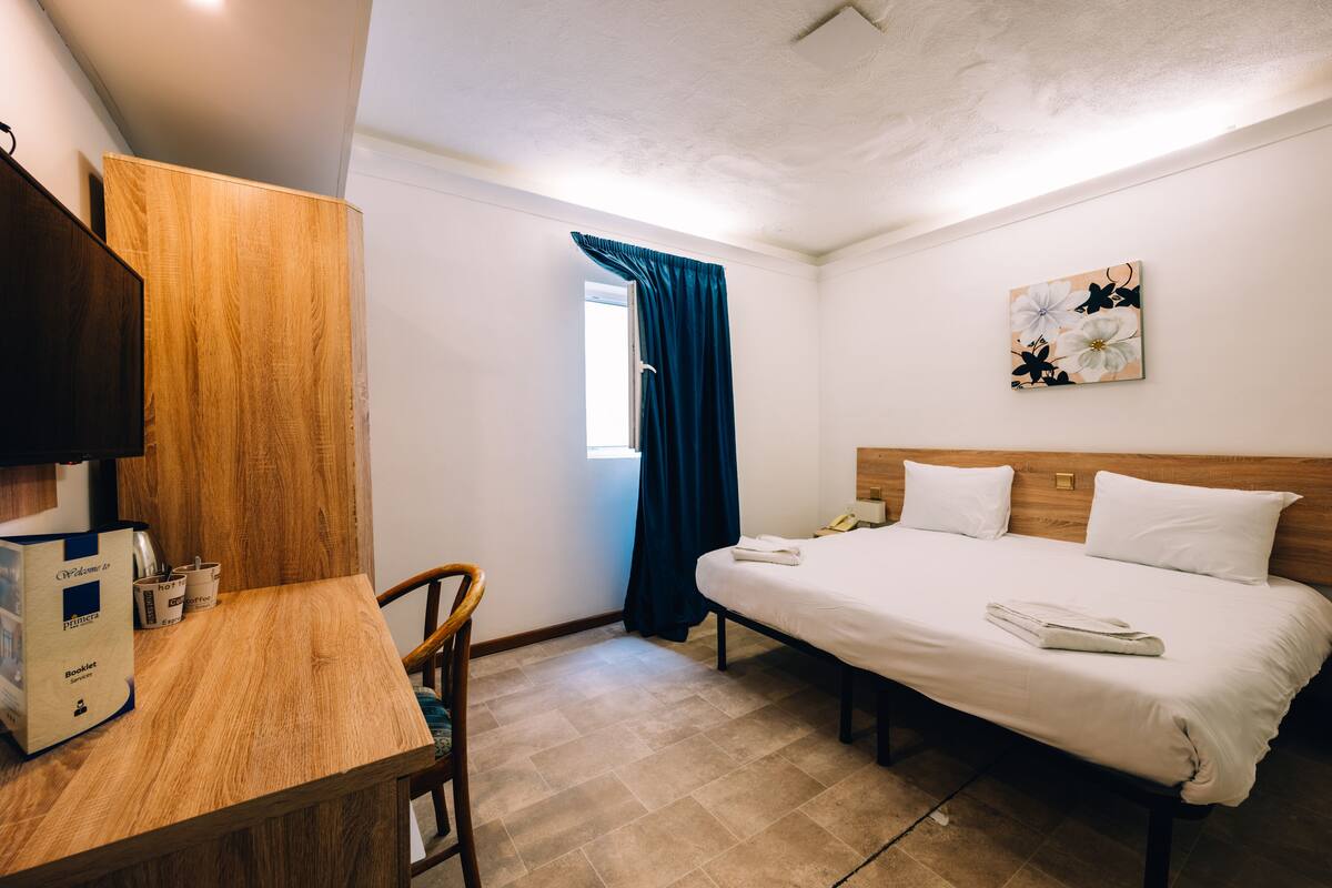 Internal Shaft Room | Iron/ironing board (on request), cribs (free)