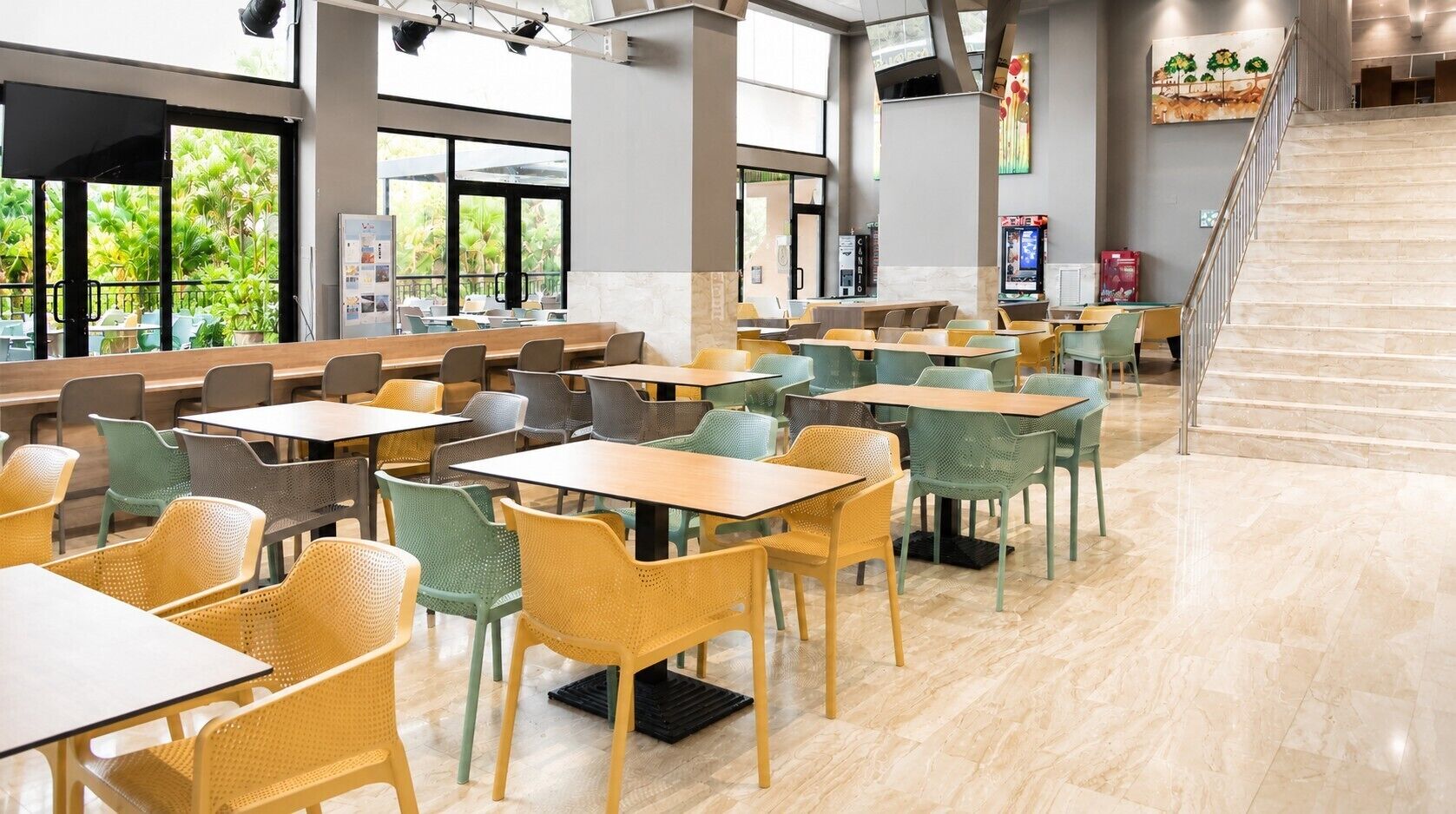 Food-Court