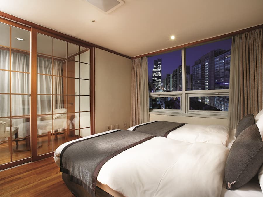 Suite (Coatel) | Peralatan tempat tidur premium, dilengkapkan perabot secara berasingan