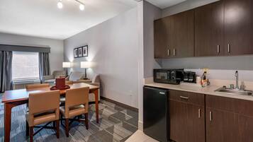 Minibar, in-room safe, desk, soundproofing