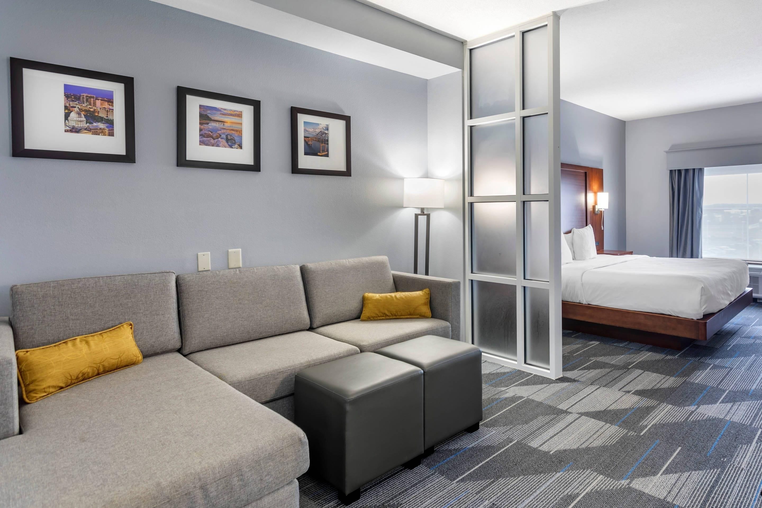 Suite | Minibar, in-room safe, desk, soundproofing