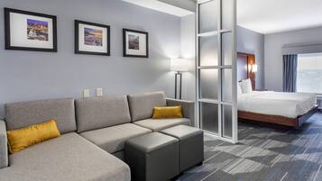 Suite | Minibar, in-room safe, desk, soundproofing