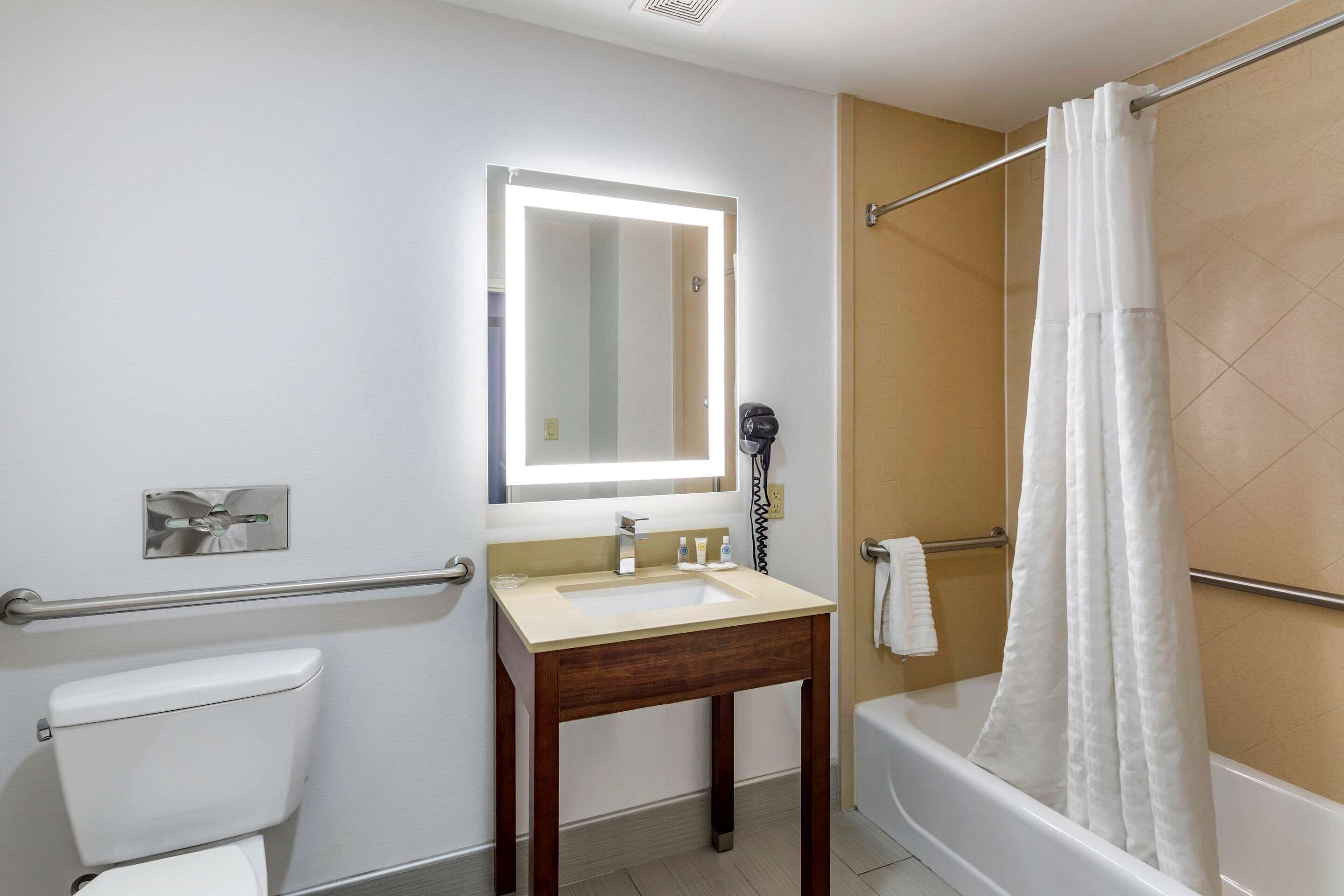 minibar, in-room safe, desk, soundproofing