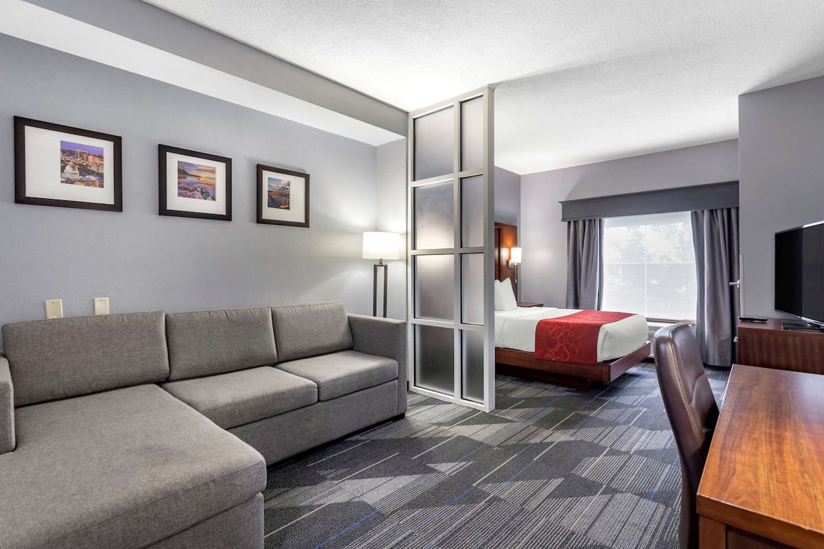 Minibar, in-room safe, desk, soundproofing