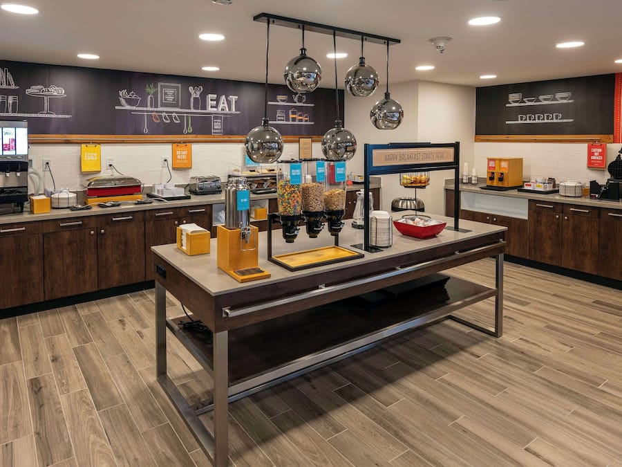 TĂ€gliches inbegriffenes groĂes FrĂŒhstĂŒck