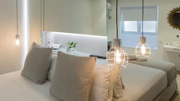 Apartament estàndard, 1 dormitori | Matalassos d'escuma viscoelàstica, minibar i caixa forta a l'habitació