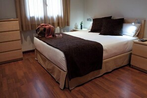 Betten mit Memory-Foam-Matratzen, Minibar, Zimmersafe, Schreibtisch