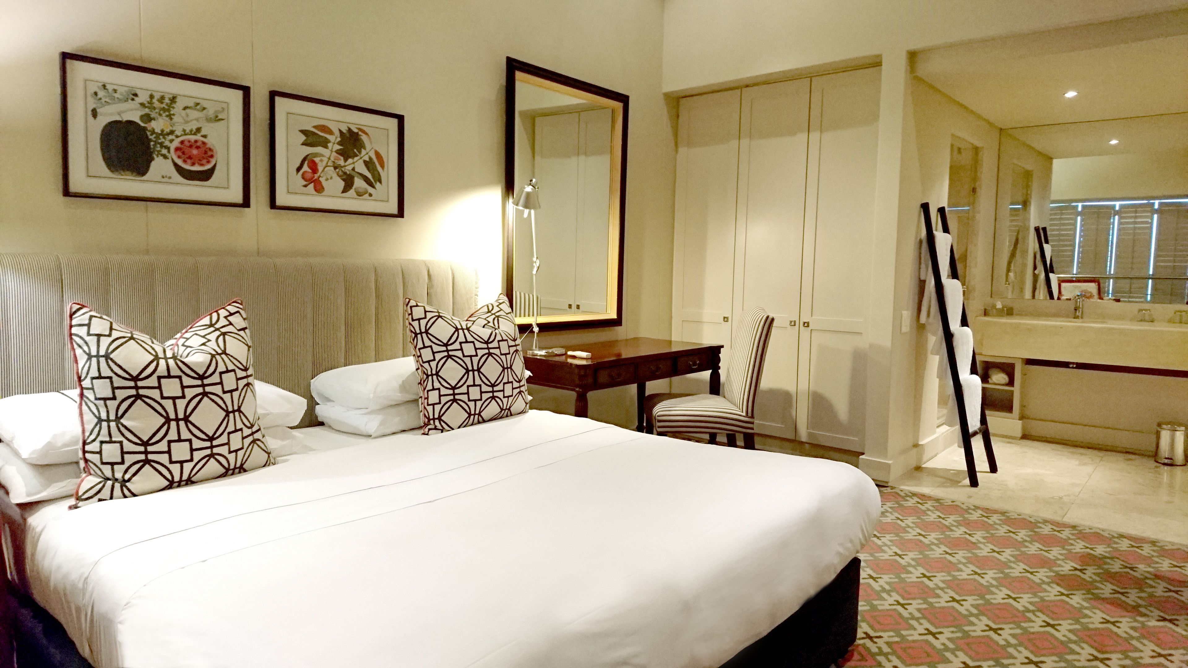 premium bedding, in-room safe, desk, laptop workspace