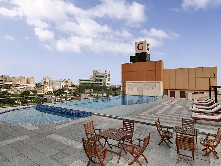 Outdoor pool, sun loungers