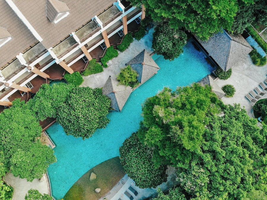 3 piscinas al aire libre, sombrillas, sillones reclinables de piscina
